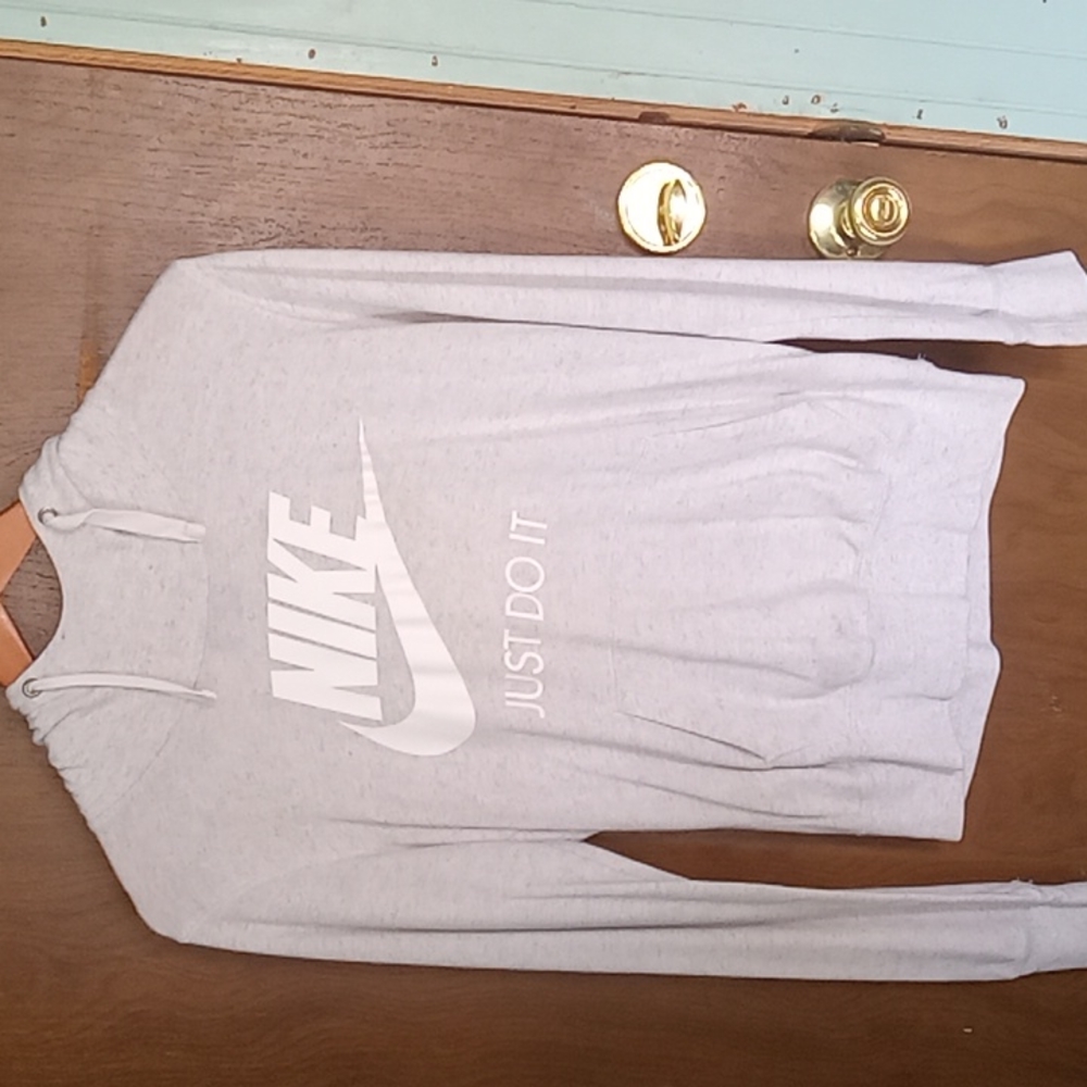 (M) Nike Athletic Sweater